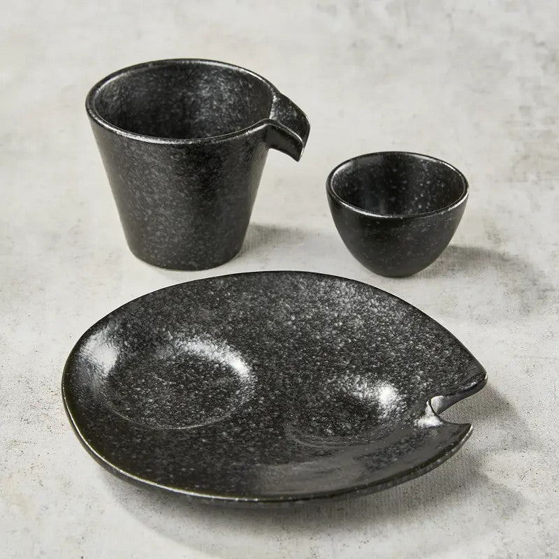 Individuelles Sake-Service Katakuchi 3-teilig, schwarz-silbernes Design