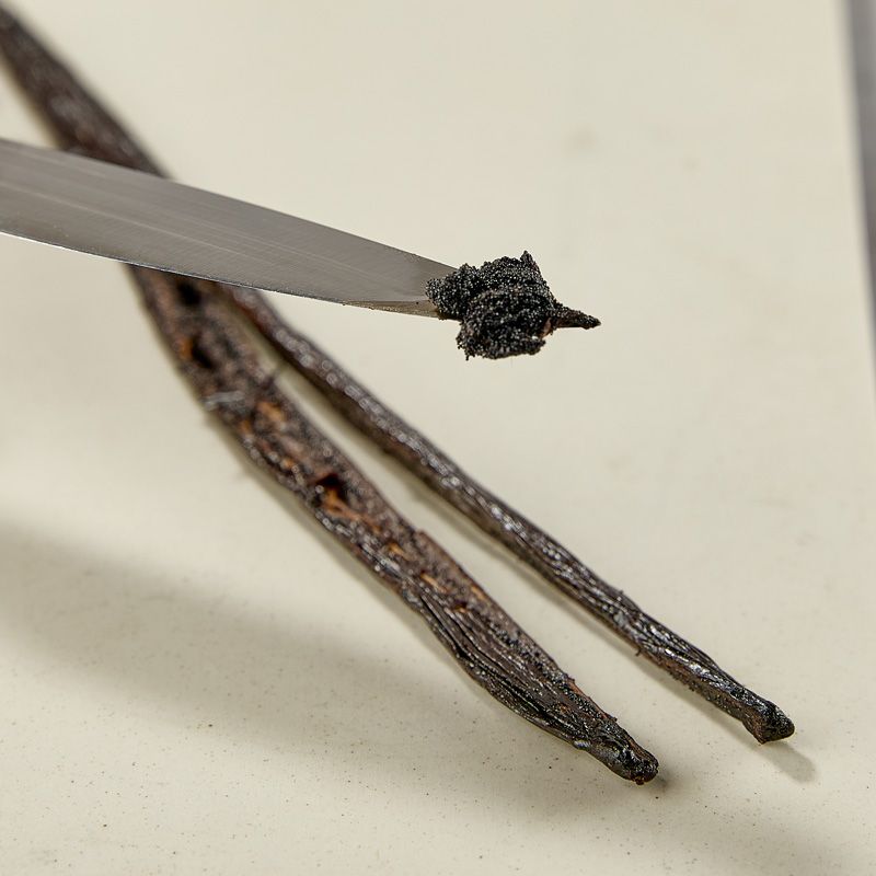 Whole black vanilla pod, Pompona, origin Madagascar 20-24cm