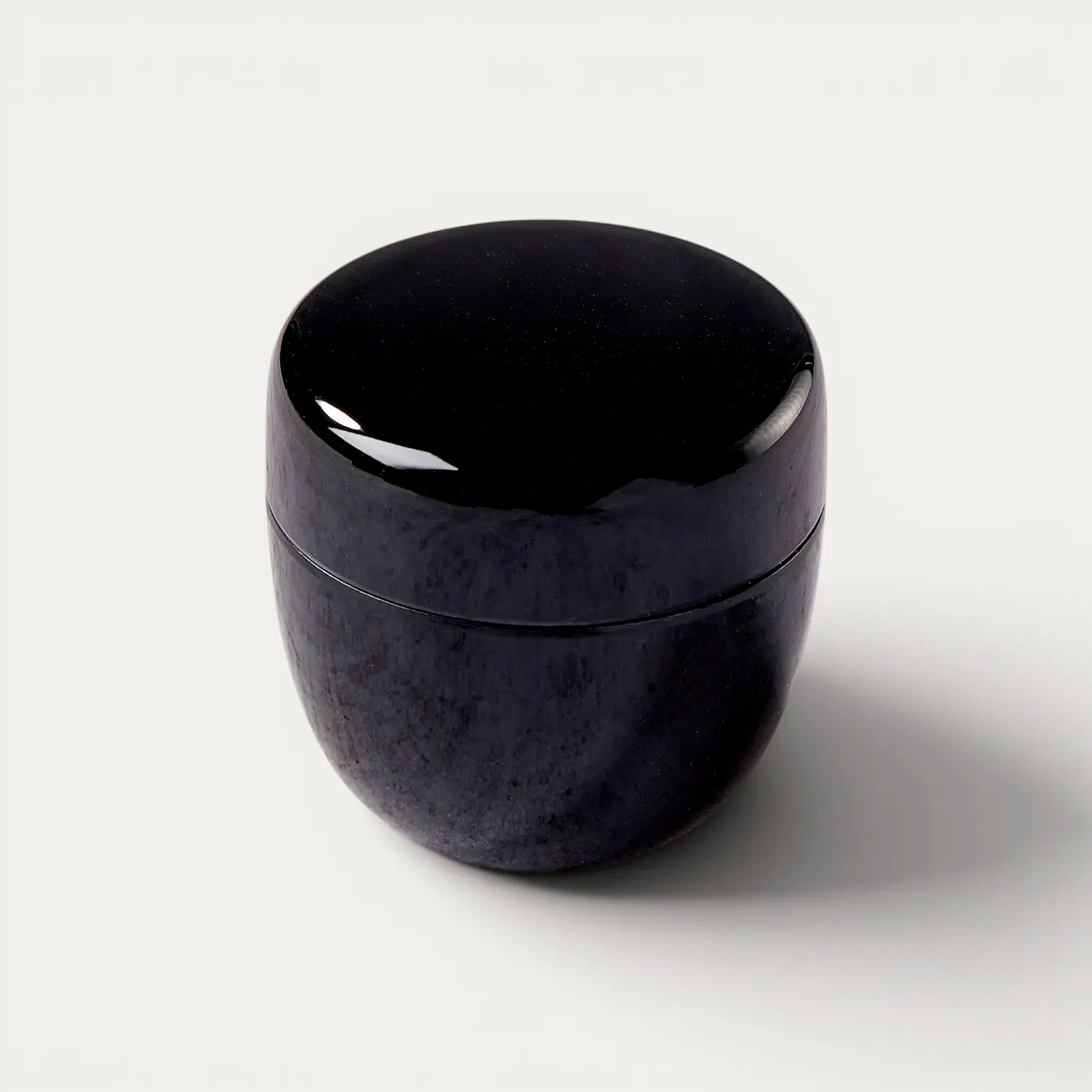 Matcha-theebox Natsume ø 5,4 cm, hoogte 5,4 cm, zwart motief