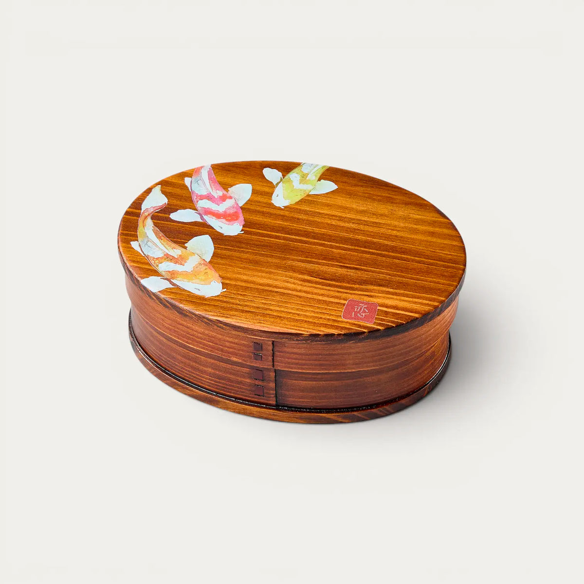 Bento box bois de cèdre laqué motif Koï, 700 ml, 180*135*68 mm