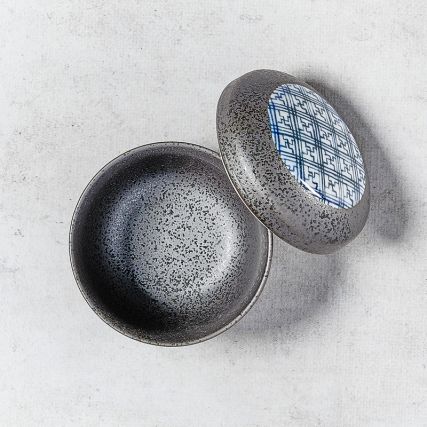 Купа в Chawan-Mushi, черен кристален модел