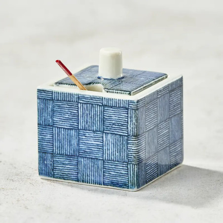 Spice Jar ja hänen bambu lusikka