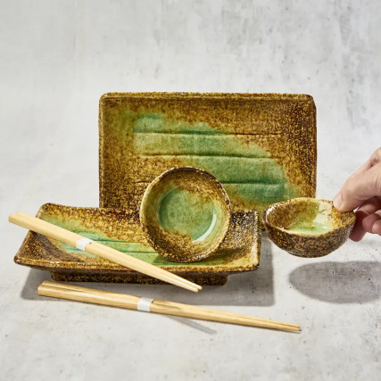 Duo rectangular sushi plates and sucking cups with assorted soy sauce