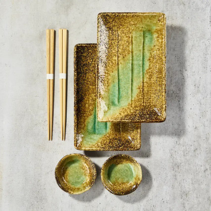 Duo rectangular sushi plates and sucking cups with assorted soy sauce