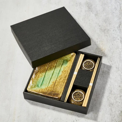 Coffret Duo Assiettes à sushis rectangulaires et coupelles à sauce soja assortie