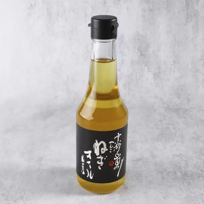Aceite de sésamo en la verdura Aceite de sésamo en la verdura