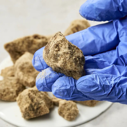 Açúcar de cana crua preto em pedaços de Tarama 1 kg