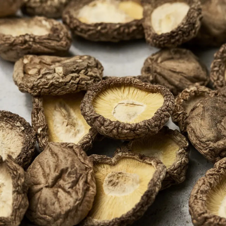 Shiitake mushrooms without stems, diameter 1-3 cm