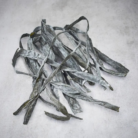 Naga Kombu dumbliai