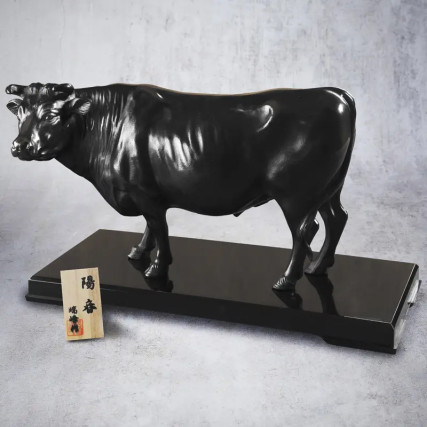 Yousyun Wagyu legirana statua