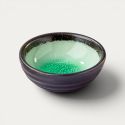 Keramikbecher und emailliertes Glas Keramikbecher und emailliertes Glas