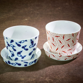 Pair of porcelain Soba noodle cups and mini cups Japanese Tableware