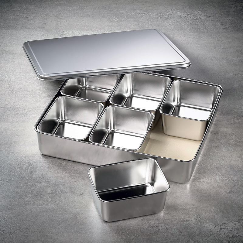 6 mini pojemniki składników kwadratowych w koszu i pokrywie