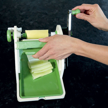 Vegetable or fruit cutter
