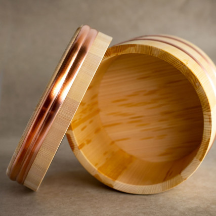 Ohitsu bucket made from Kiso Sawara cypress wood, for storing cooked rice and sushi rice