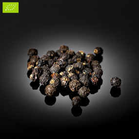 Organic whole black pepper from the Bolaven plateau *