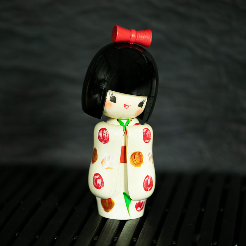 Poupée Kokeshi Otomesode - Jeune fille au Kimono Poupée Kokeshi