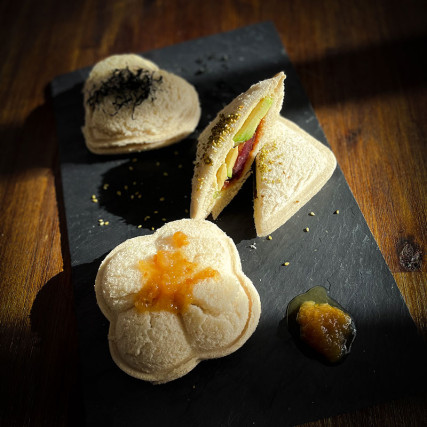 Sandwich mold Sando
