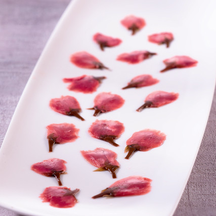 Sakura Cherry Blossoms på sirup blomster og blader