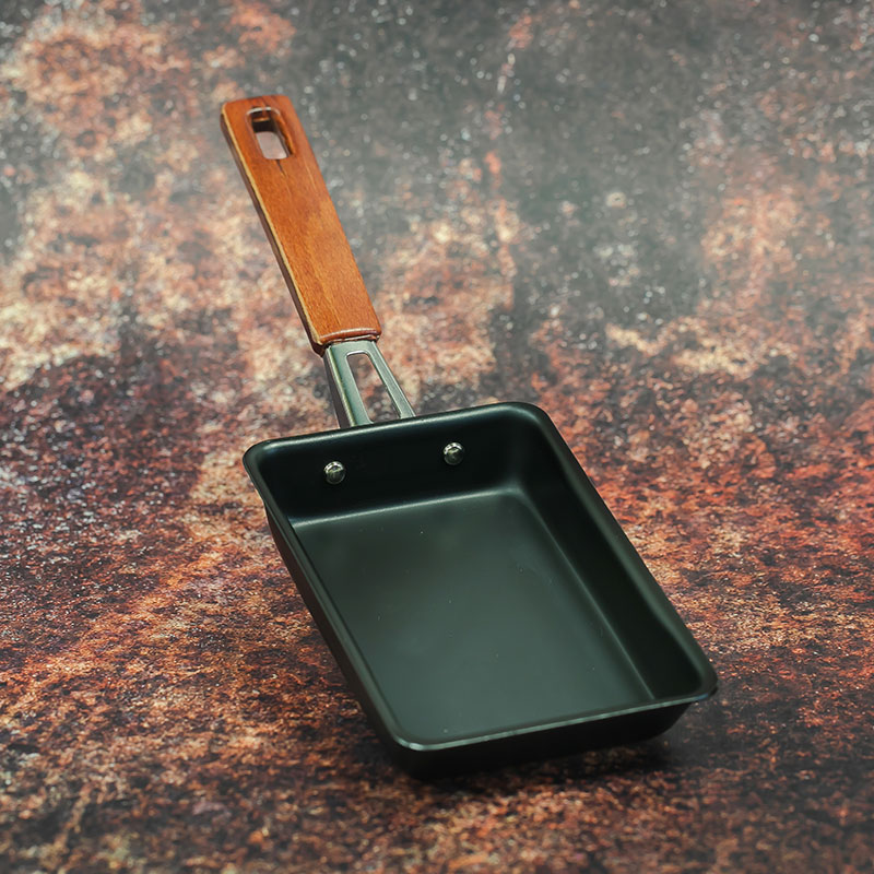 Poêle à omelette japonaise - 38 x 15cm - En acier carbone - Compatible  toutes plaques de cuisson - La Poste