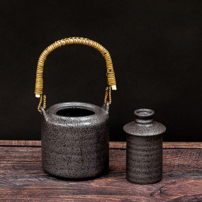 Sake heating pot with Ibushi handle Tasting