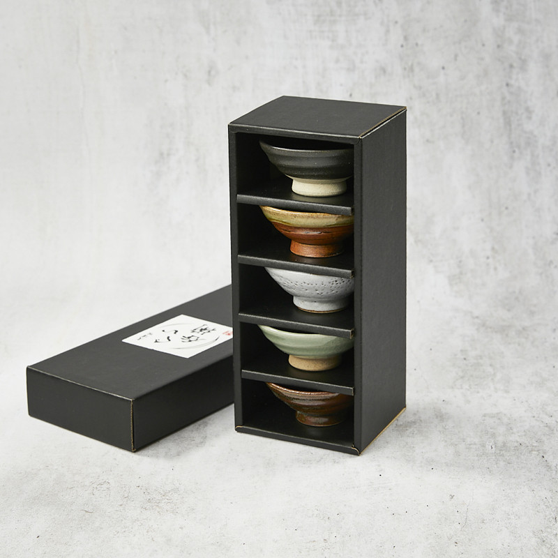 Coffret de 5 coupelles à saké, sakazuki plates Coffret de 5 coupelles à saké, sakazuki plates