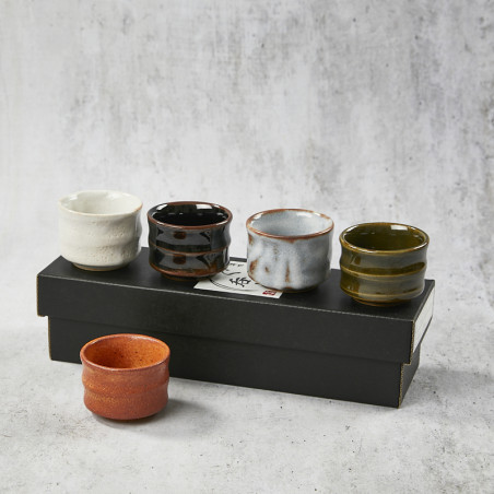 Coffret de 5 coupelles à saké, motif bambou