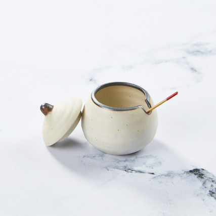 Pot in Shichimi, Karashi, specerijen