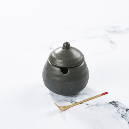 Pot à shichimi, karashi, épices
