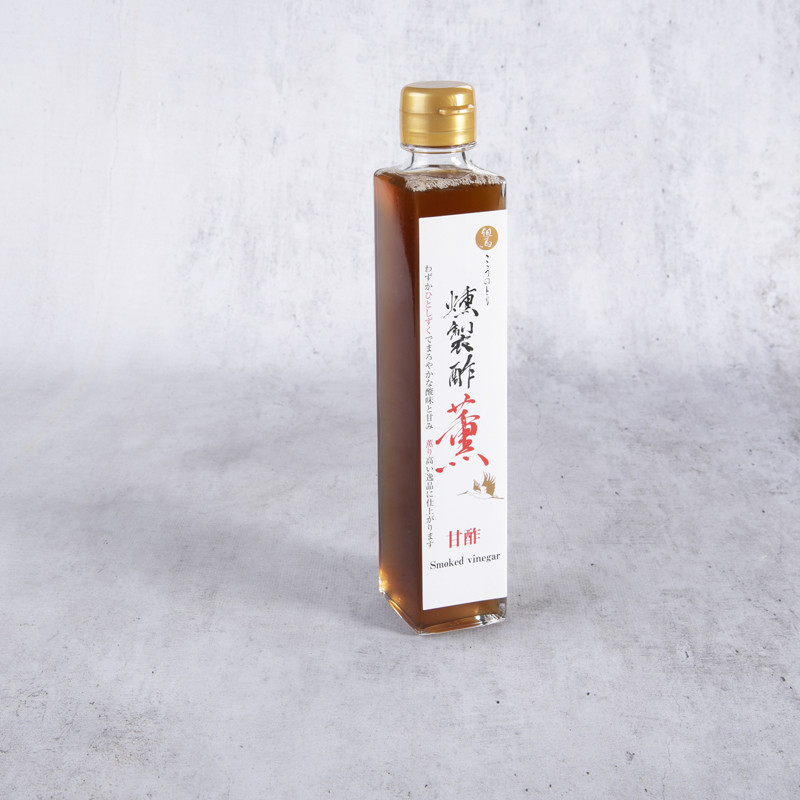 Doce condição com vinagre de arroz defumado cereja madeira sakura