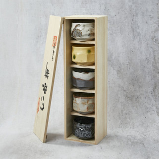 Kiste mit 5 Tassen in Sake handgefertigt