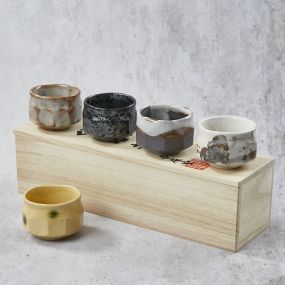 Coffret de 5 coupelles à saké faites main