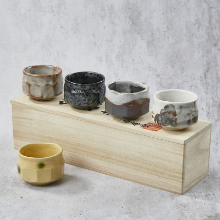 Kiste mit 5 Tassen in Sake handgefertigt