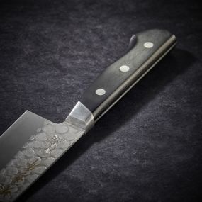 Couteau Grand Santoku, lame martelée 180 mm