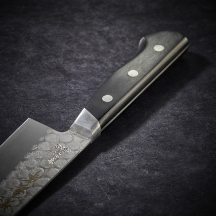 Cuchillo Grand Santoku con 180 mm de hoja martillada