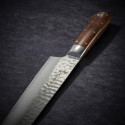 Cuchillo rebanador con 33 capas en acero de Damasco y hoja martillada de 240 mm