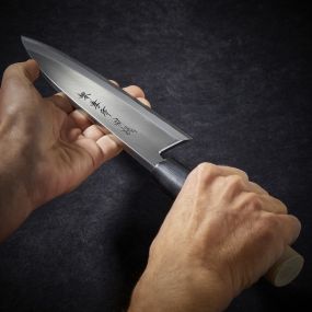 Cuchillo Deba para pescados y aves con hoja de 180 mm (para diestros)