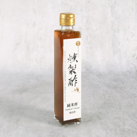 Vinagre de arroz ahumado con madera de cerezo Sakura