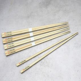 Par de palillos de madera Hinoki natural 