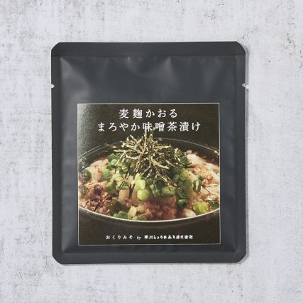 Przygotowanie do Ochazuke przy jęku Miso