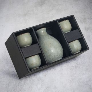 Sake service in porcelain