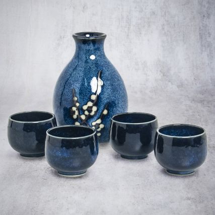 Sake Service v porcelanu