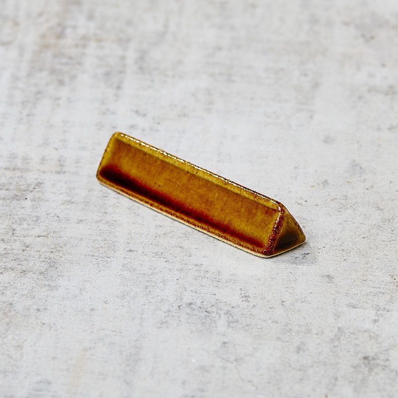 Odpočívající keramické hůlky