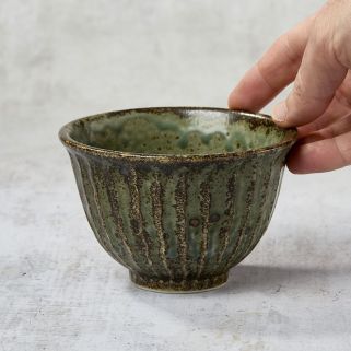 新作米の4つのボールがたくさんあります