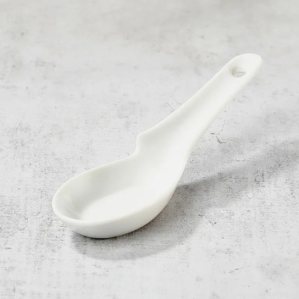 Łyżka w Ramen i Udon w porcelanowej "opowieści"