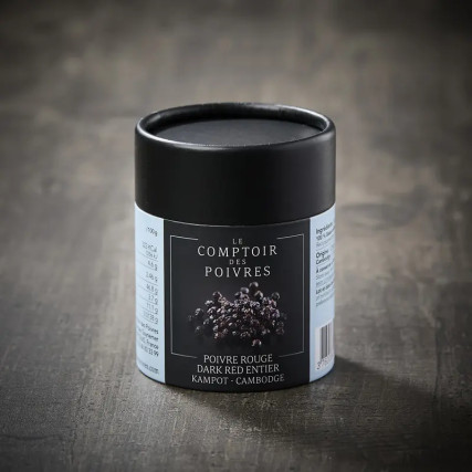 Tamsiai raudoni raudoni pipirai tamsiai raudona iš kampoto