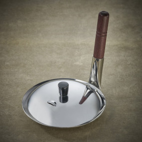 Oyako Don pan and its lid Kitchenware
