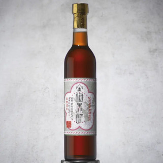 Svart vinäger kryddor och ume plommon