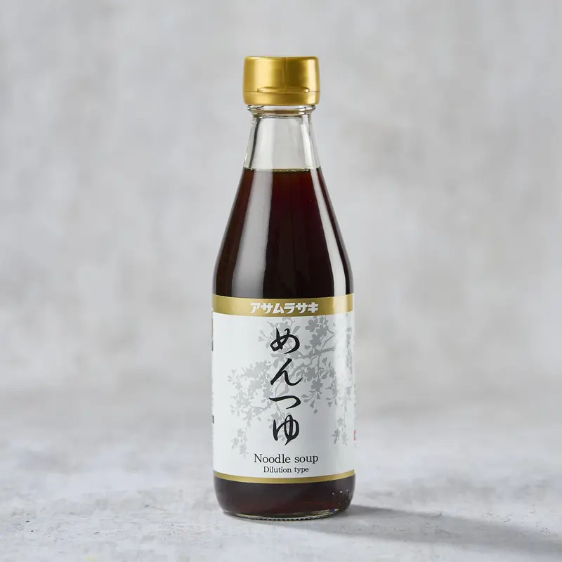 Tsuyu se koncentrira za somen-udon-soba