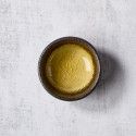 Keramikbecher und emailliertes Glas 